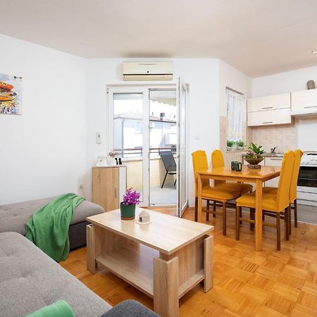 Apartment Stellina Stinjan Bagian luar foto