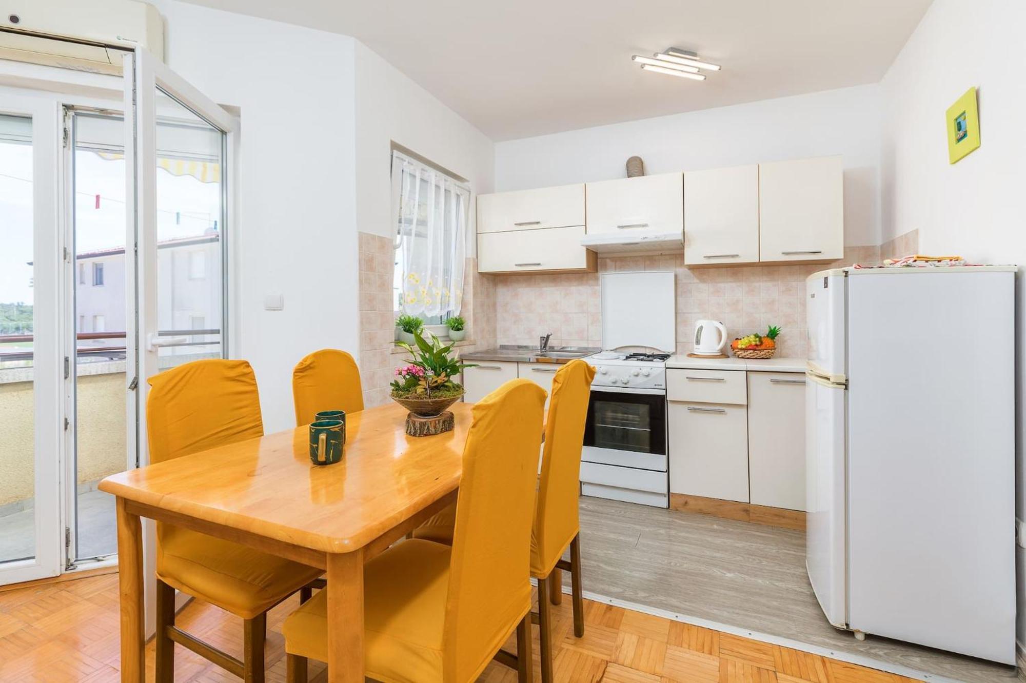 Apartment Stellina Stinjan Bagian luar foto