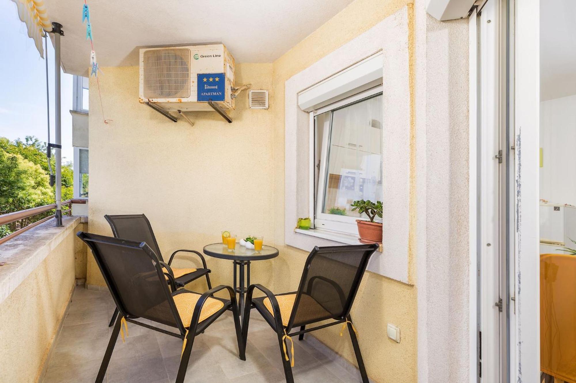 Apartment Stellina Stinjan Bagian luar foto