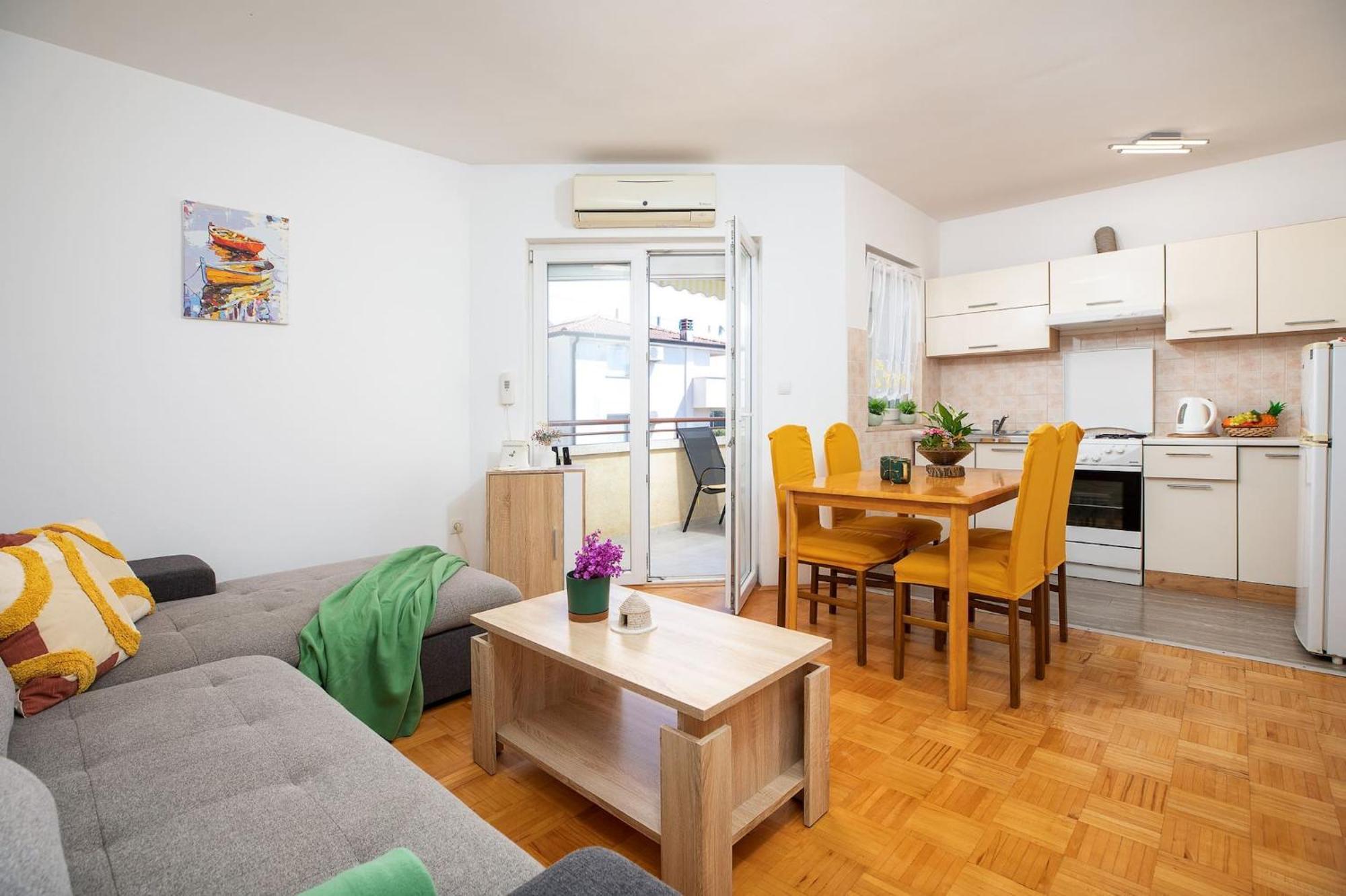 Apartment Stellina Stinjan Bagian luar foto